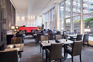 Café da manhã e jantar