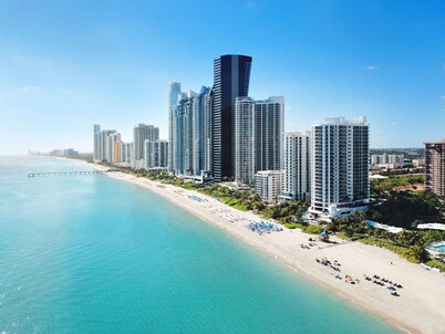 DoubleTree Resort & Spa by Hilton Ocean Point-N. Miami Beach