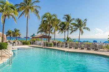 Pool amenities at DoubleTree Resort & Spa by Hilton Ocean Point-N. Miami Beach