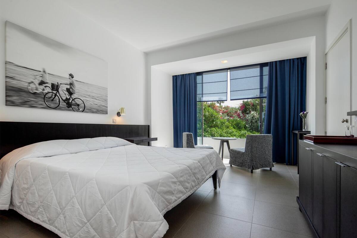 Standaard kamer | 1 slaapkamer, luxe beddengoed, een minibar, een kluis op de kamer