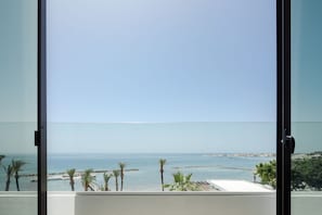 Two Interconnecting Superior Sea View Rooms | Vista spiaggia/mare
