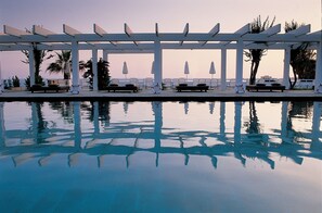Indoor pool, 3 outdoor pools, pool umbrellas, pool loungers - Almyra (Paphos)