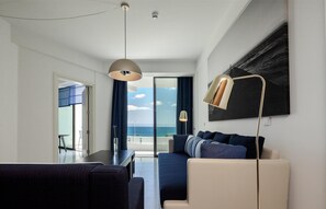 Suite – superior, 1 soverom, sjøutsikt | Sengetøy av topp kvalitet, minibar og safe på rommet