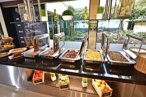 Petit déjeuner buffet compris tous les jours