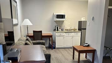 Business-Zimmer, 1 Queen-Bett, Nichtraucher | Kostenloses WLAN, Bettwäsche