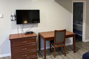 Business Suite, 2 Queen Beds, Non Smoking | Iron/ironing board, free WiFi, bed sheets