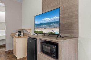 In-room safe, desk, iron/ironing board, free cribs/infant beds - Ramada by Wyndham & Suites South Padre Island (South Padre Island)