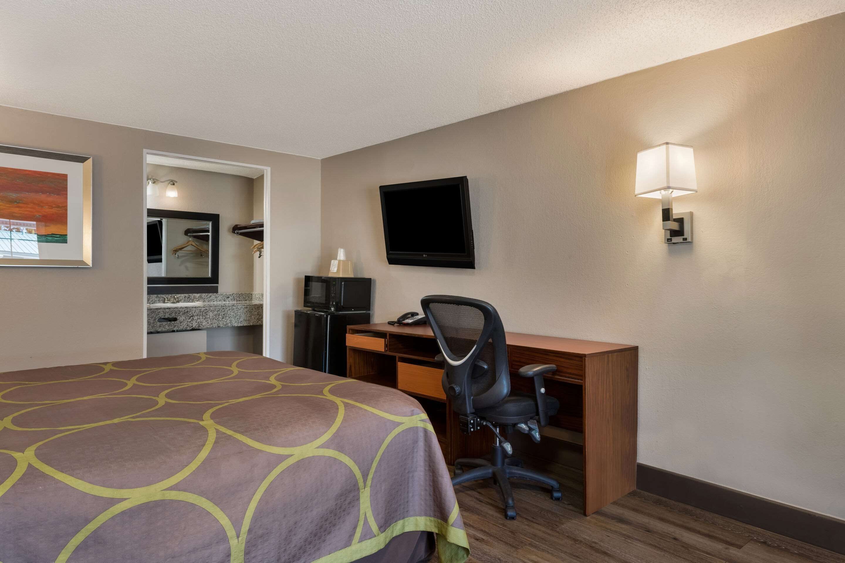 desk, laptop workspace, iron/ironing board, free wifi