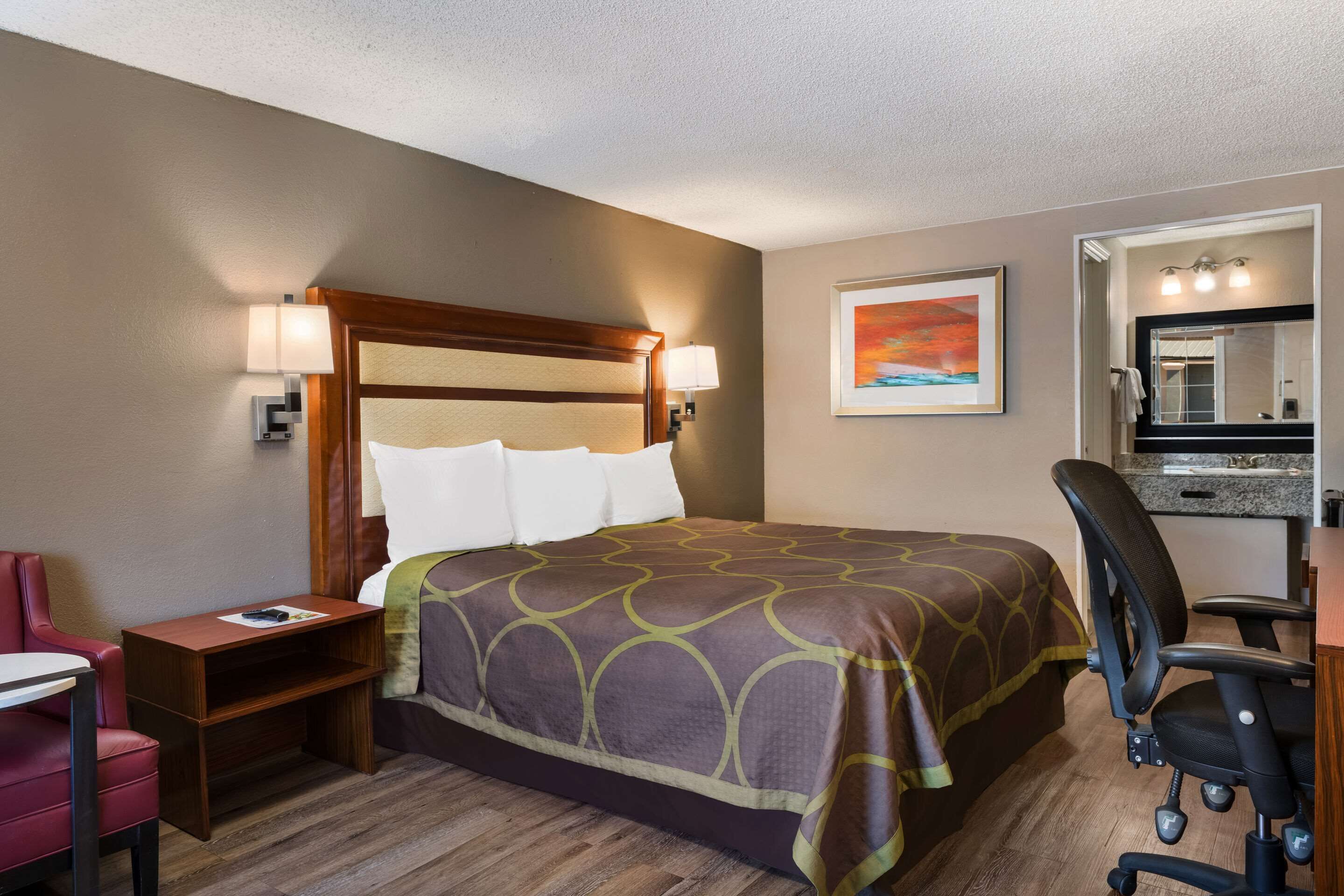 desk, laptop workspace, iron/ironing board, free wifi