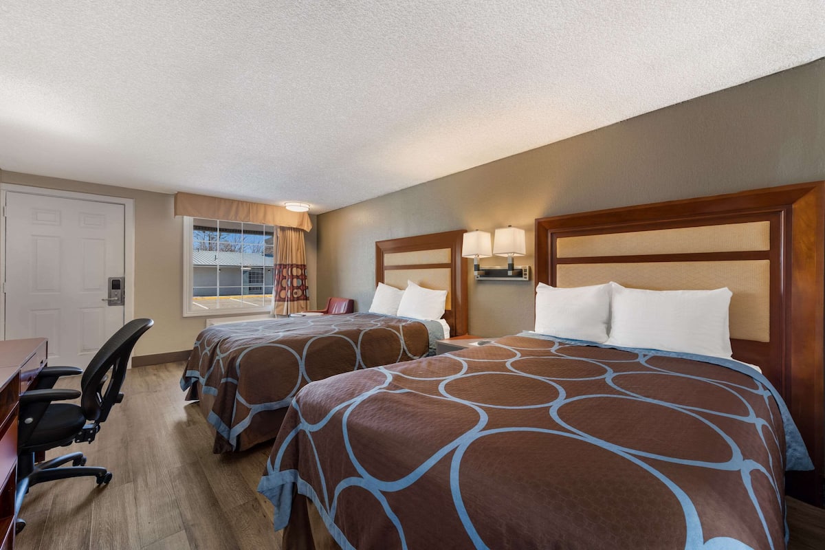 desk, laptop workspace, iron/ironing board, free wifi