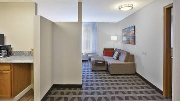 Executive Studio, 1 Queen Bed with Sofa bed | Living area