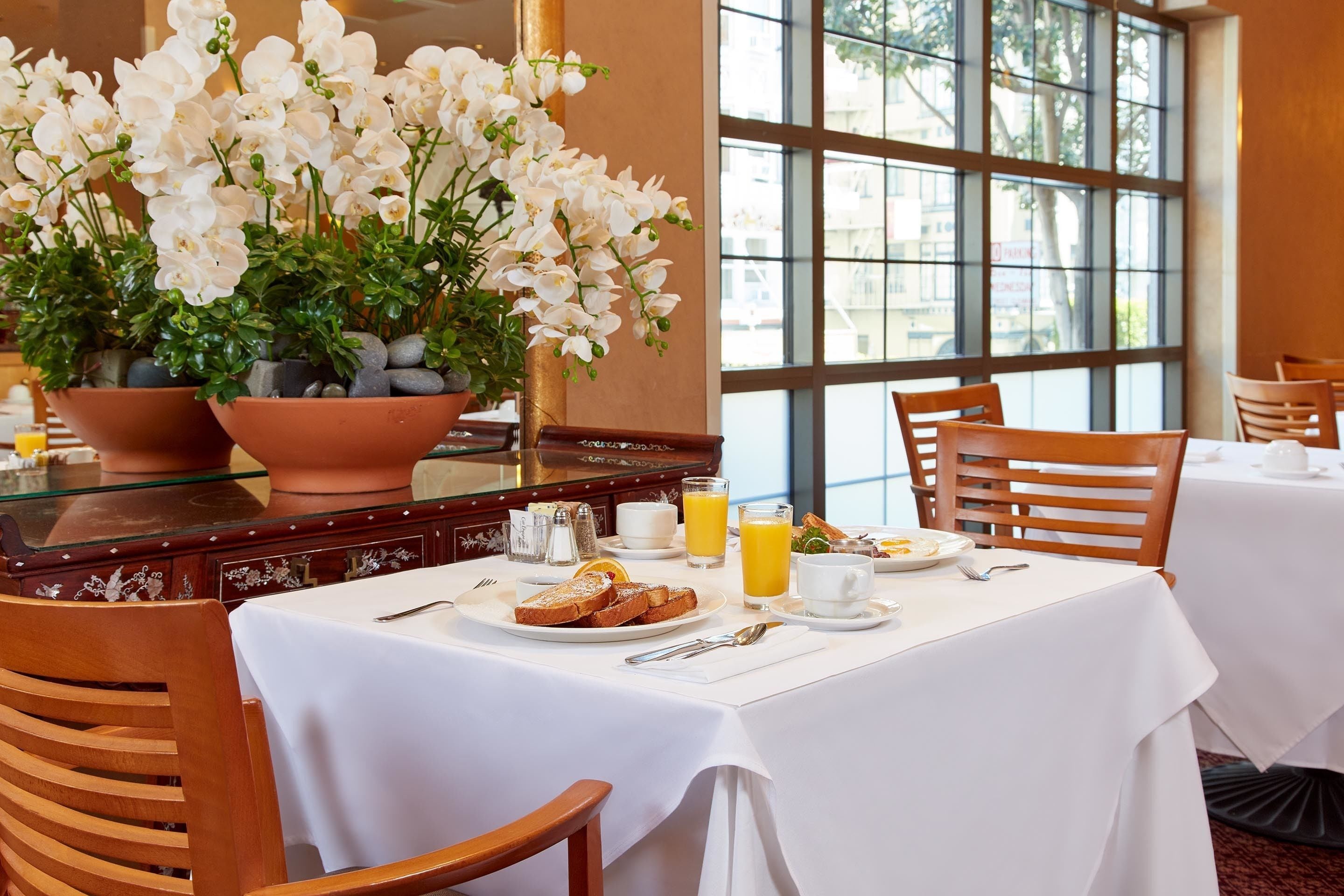 daily cooked-to-order breakfast for a fee