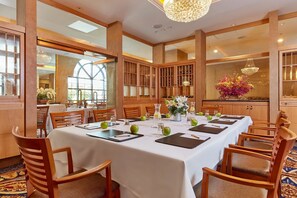 Breakfast served - Orchard Hotel (San Francisco)