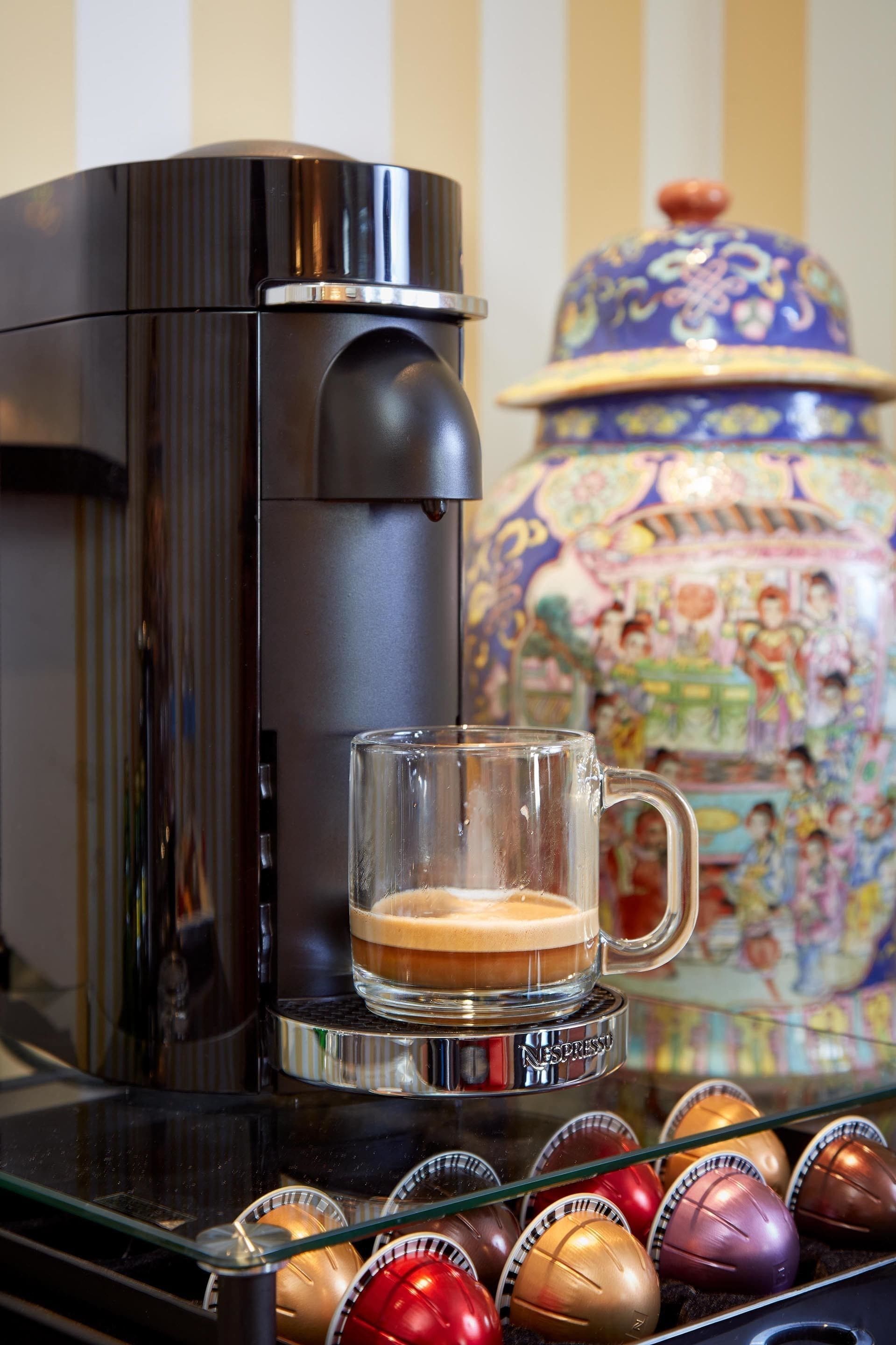 suite, 1 king bed | premium bedding, minibar, in-room safe, desk