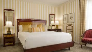 Suite, 1 King Bed | Premium bedding, minibar, in-room safe, desk