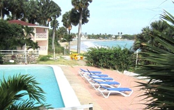 2 piscinas al aire libre