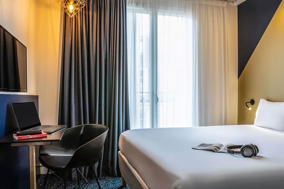 Standard Room, 1 Double Bed | Blackout drapes, soundproofing, iron/ironing board, free WiFi