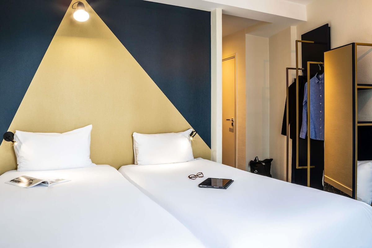Standard Room, 2 Twin Beds | Blackout drapes, soundproofing, iron/ironing board, free WiFi