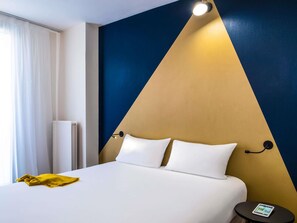 Blackout curtains, soundproofing, iron/ironing board, free WiFi