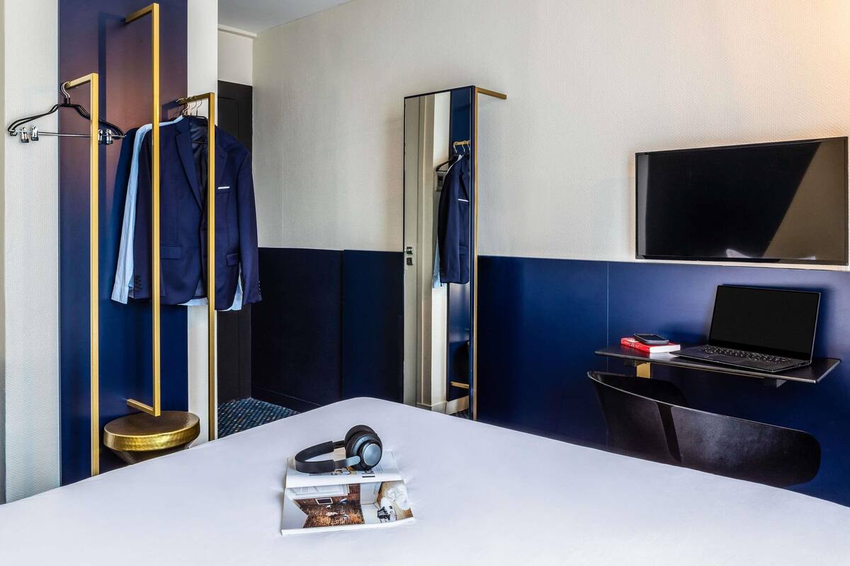 Standard Room, 1 Double Bed | Blackout drapes, soundproofing, iron/ironing board, free WiFi
