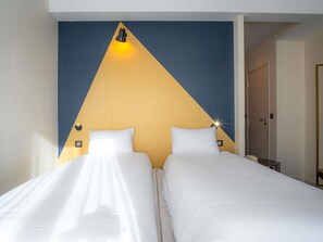 標準客房, 2 張單人床 | 遮光布/窗簾、隔音、熨斗/熨衣板、免費無線上網