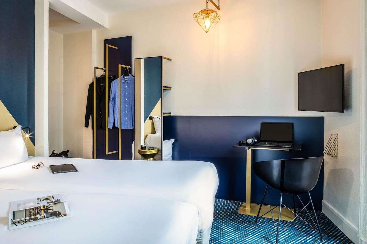 Standard Room, 2 Single Beds | Blackout curtains, soundproofing, iron/ironing board, free WiFi