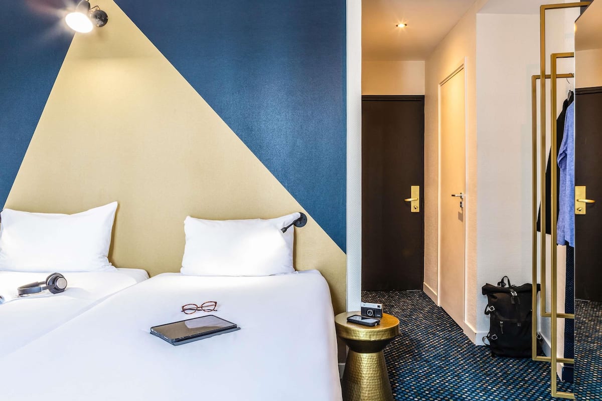 Standard Room, 2 Twin Beds | Blackout drapes, soundproofing, iron/ironing board, free WiFi