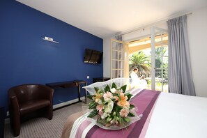 Comfort Room | Minibar, in-room safe, free WiFi
