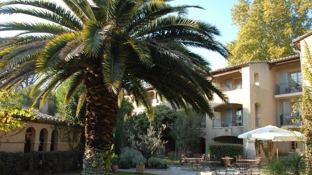 Property grounds - Hotel Les Agassins (Le Pontet)