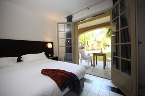 Comfort Room | Minibar, in-room safe, free WiFi