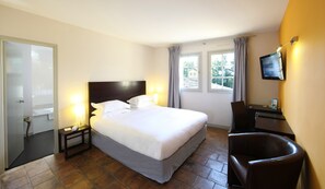 Room - Hotel Les Agassins (Le Pontet)