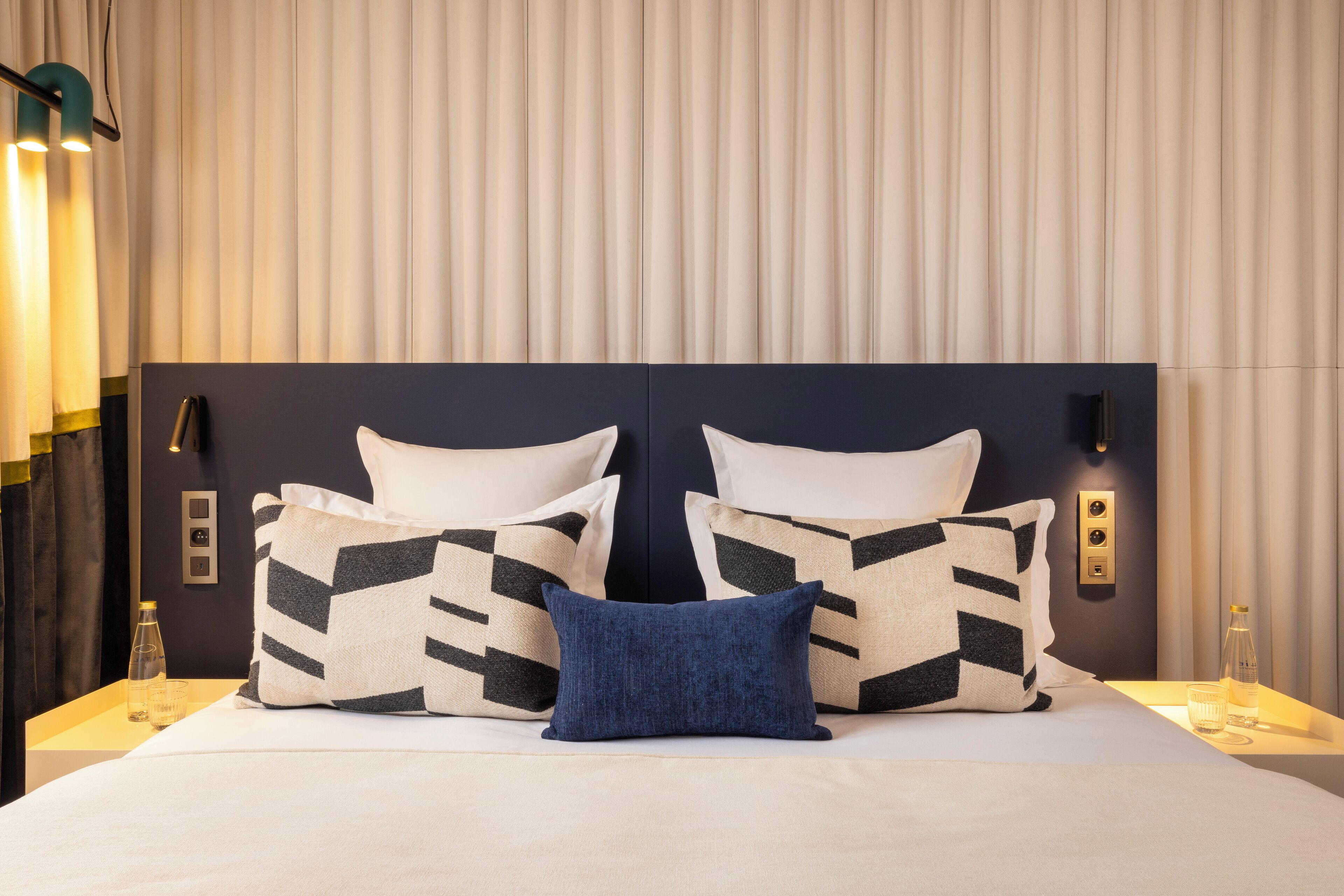 deluxe room | premium bedding, minibar, in-room safe, desk