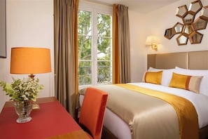 Chambre Double Classique, 1 lit double | Literie de qualité supérieure, minibar, coffres-forts dans les chambres
