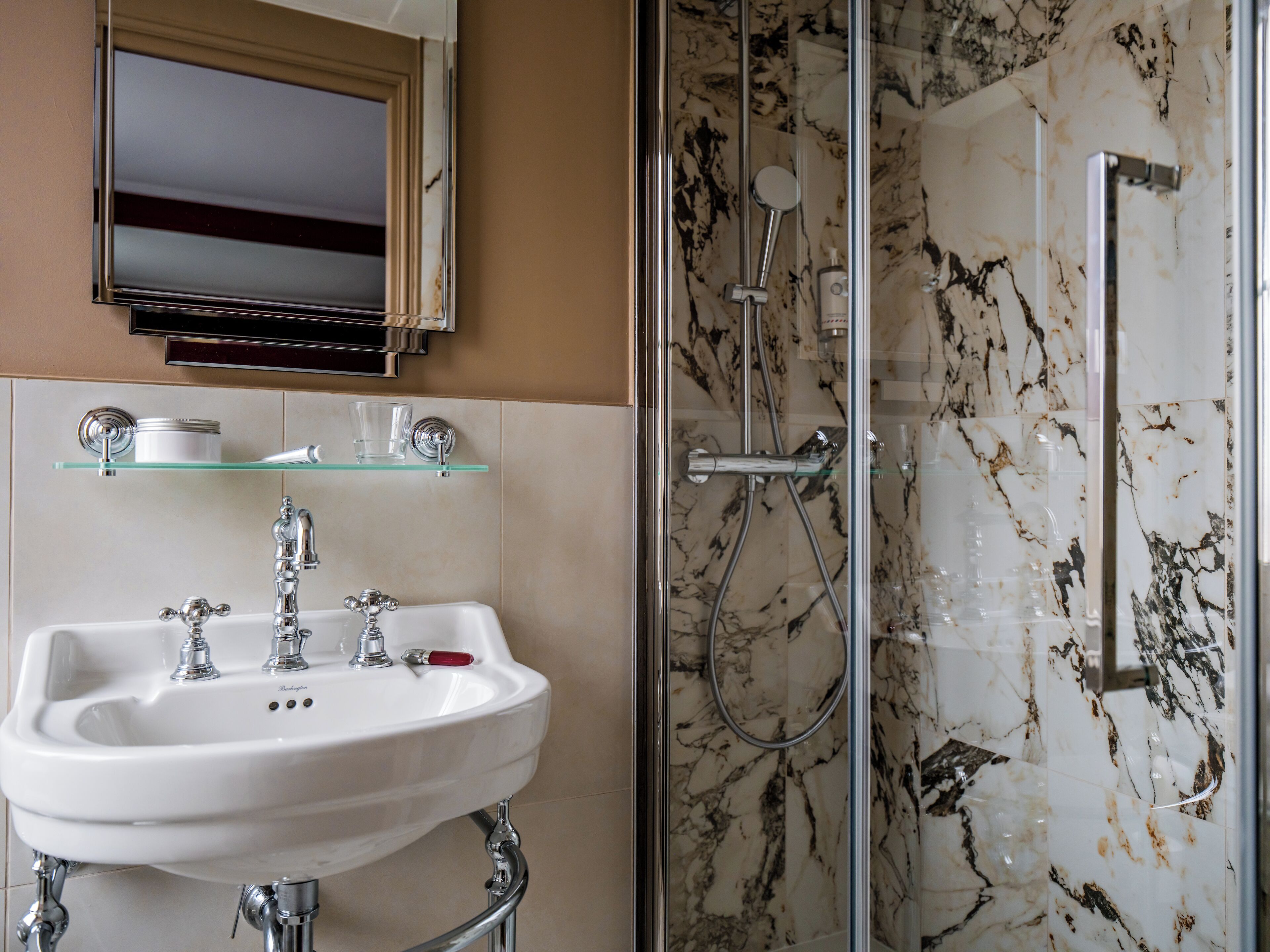 shower, free toiletries, hair dryer, towels