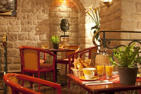 Hotel Duquesne Eiffel - Image 3