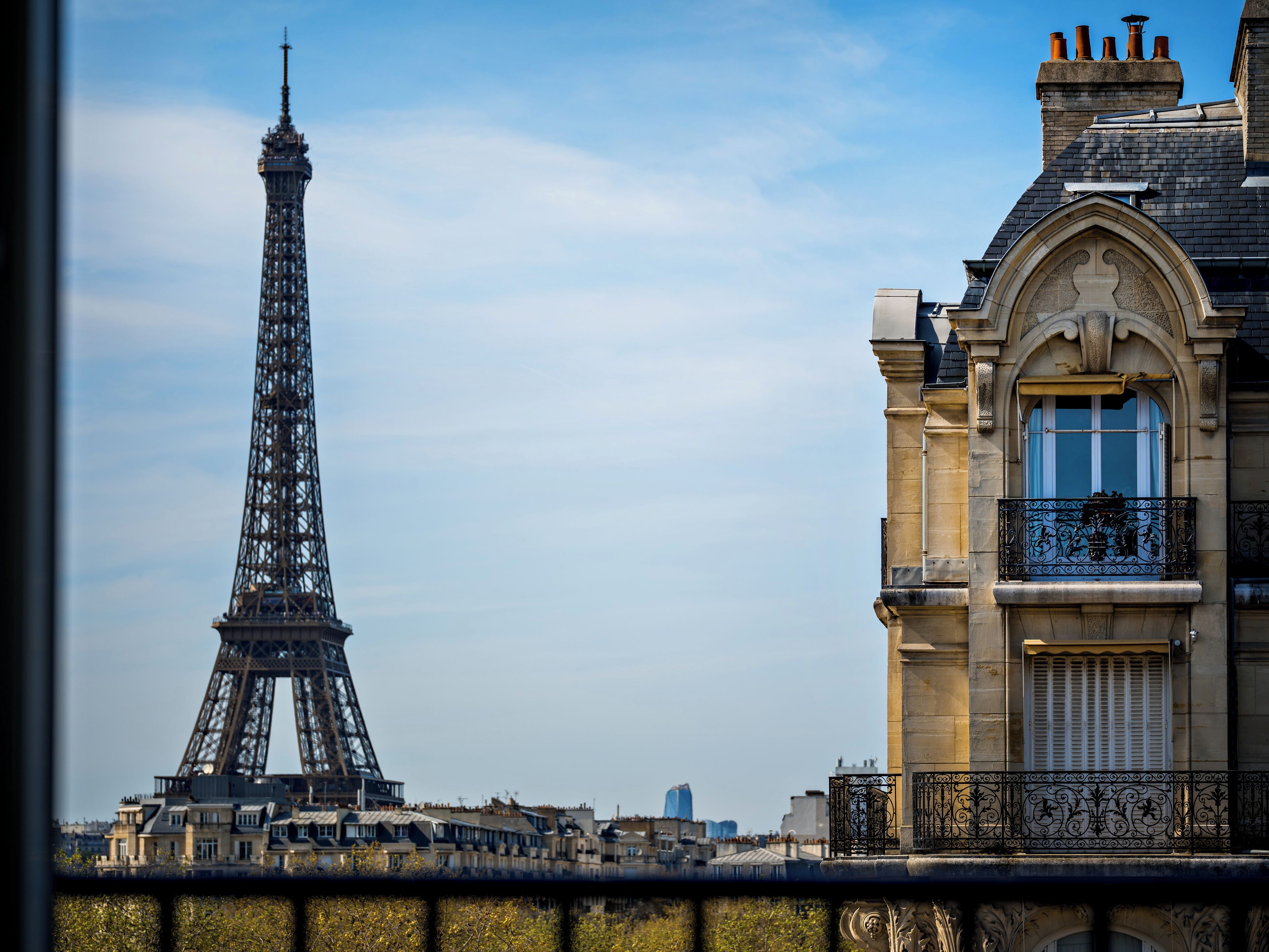 la chambre 55 - vue tour eiffel - accès spa 45min offert | 1 bedroom, egyptian cotton sheets, premium bedding, pillow-top beds