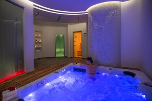 Bathtub spa indoor