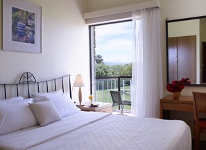 Villa, 2 habitaciones, vistas al jardín | Minibar, caja fuerte, escritorio y wifi gratis