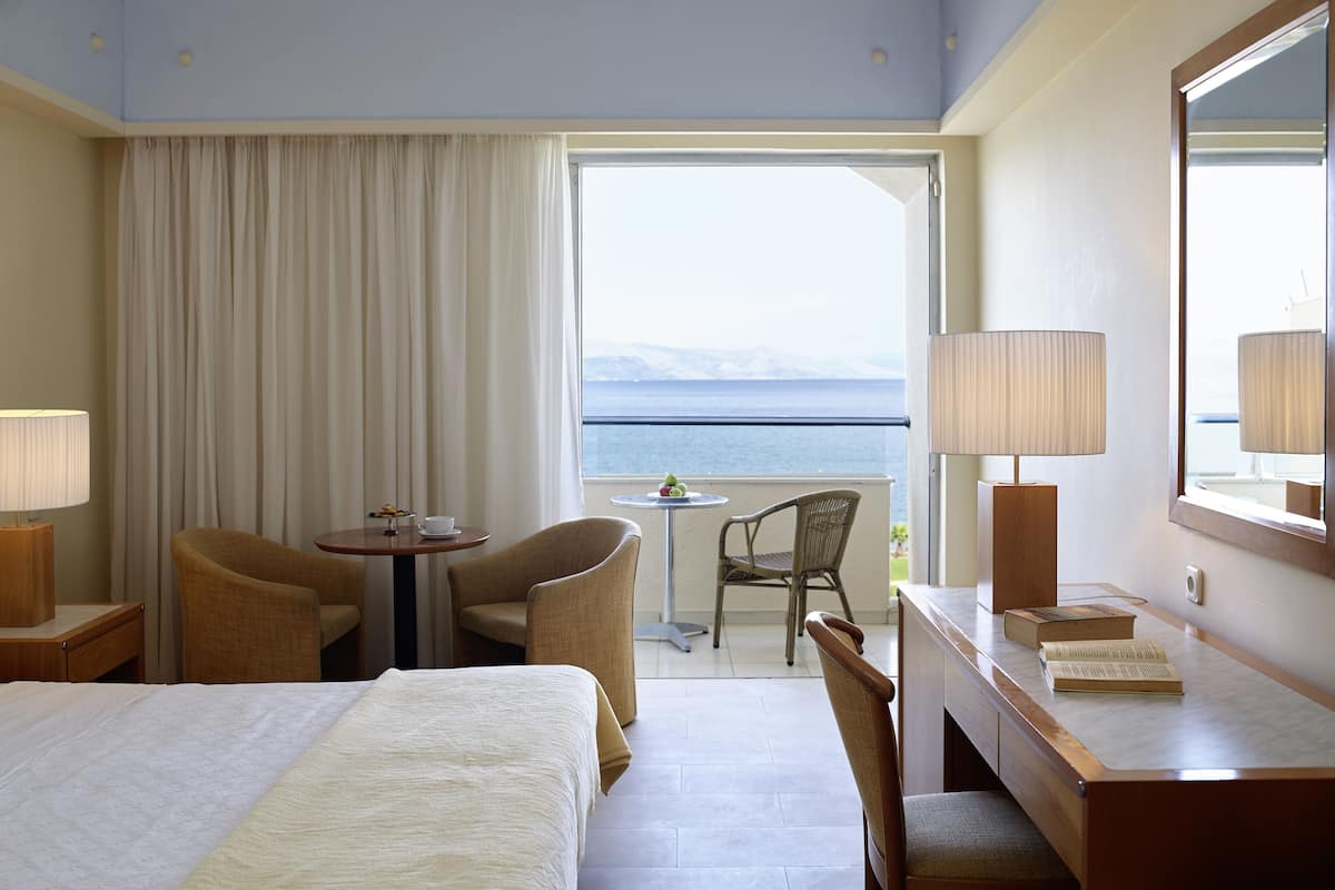 1 slaapkamer, een minibar, een kluis op de kamer, een bureau