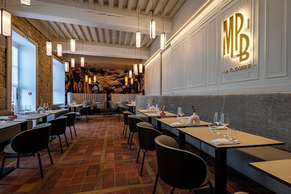 Mittagessen, Abendessen, französische KĂŒche, Blick auf den Garten