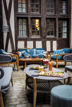 Außenbereich. Hôtel Philippe le Bon