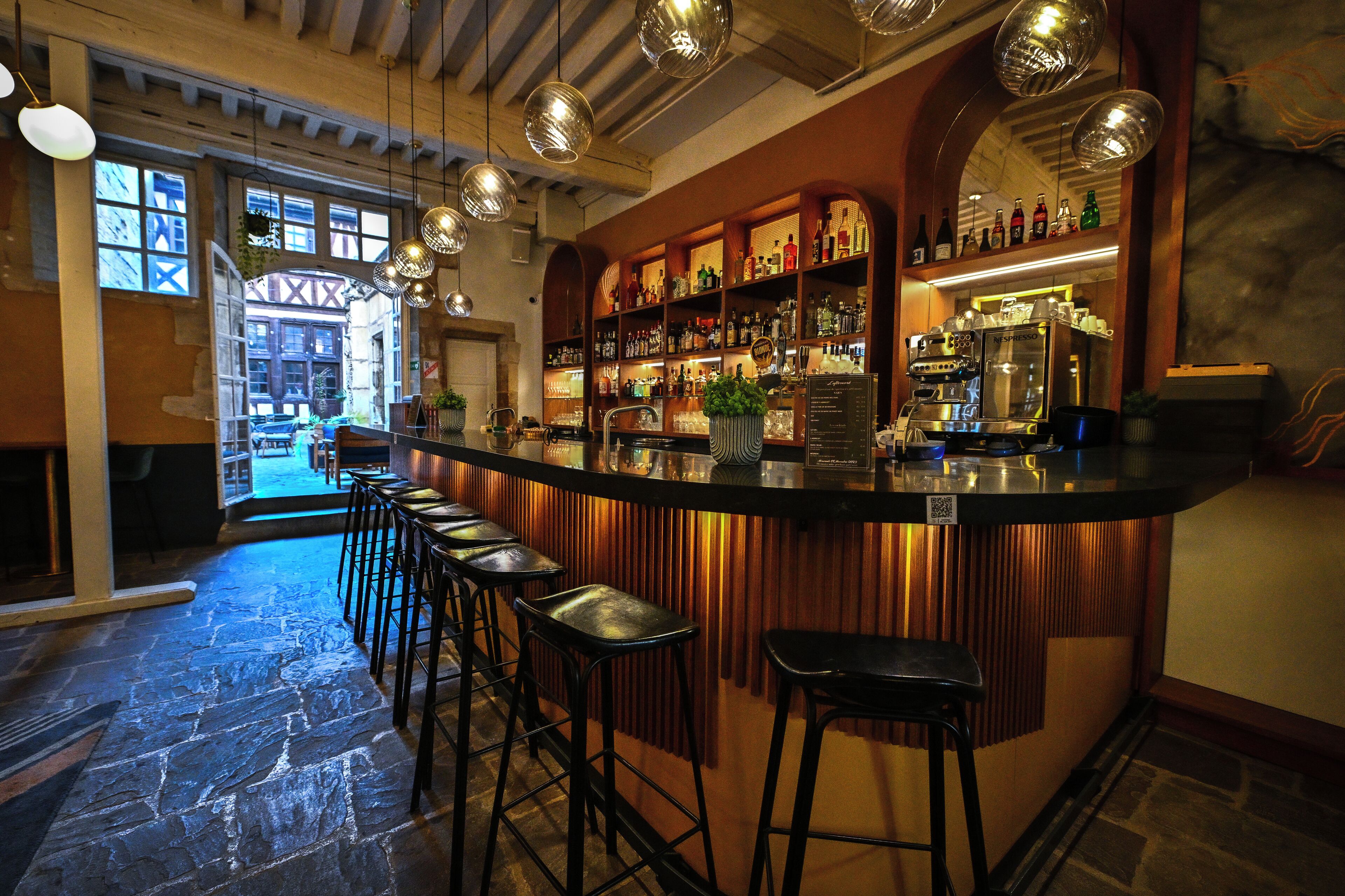 Bar lounge