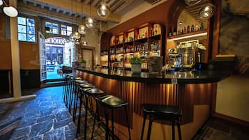 Bar lounge