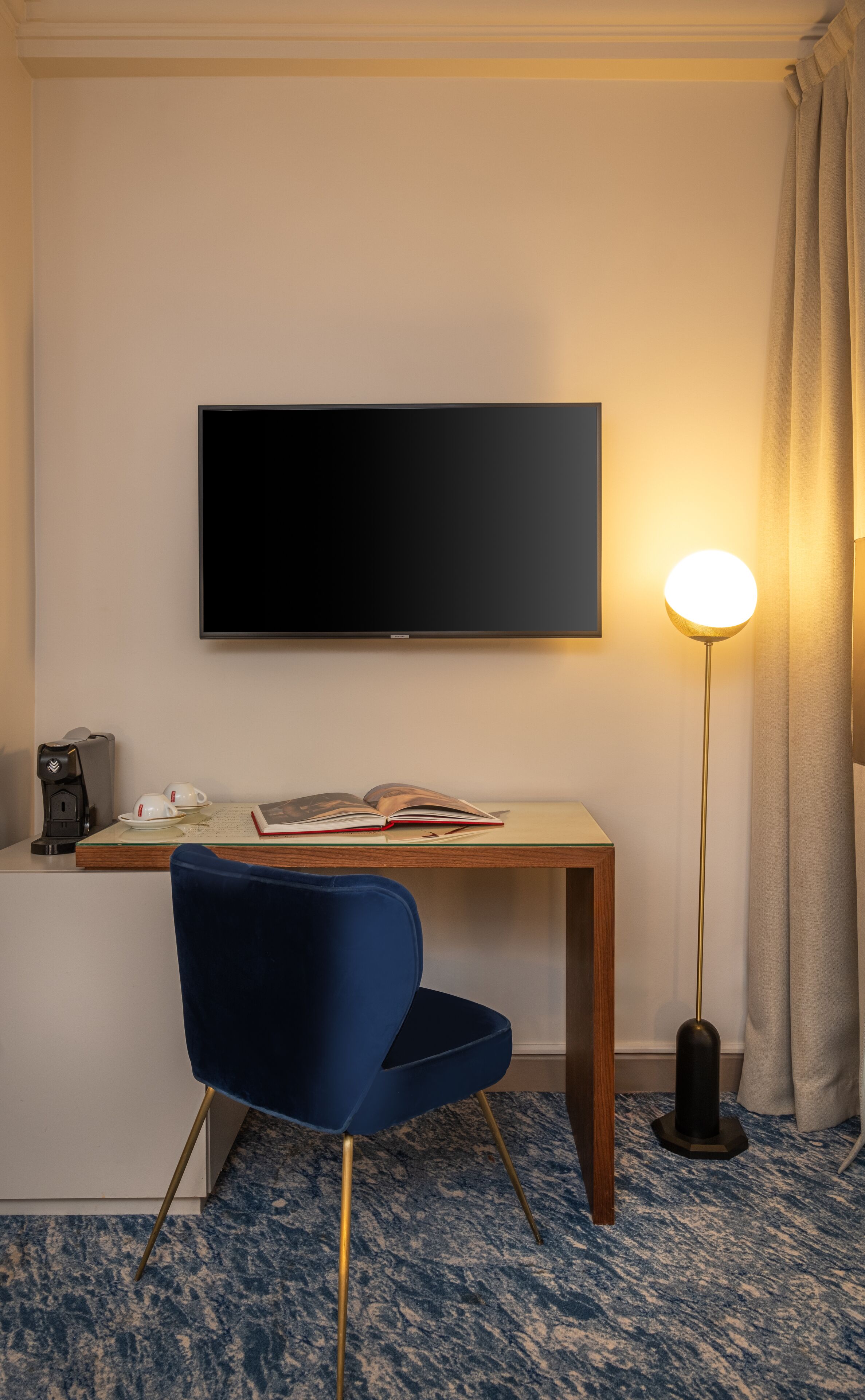 executive room, terrace | premium bedding, in-room safe, desk, blackout curtains