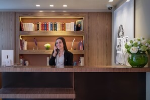 Reception -  Hôtel Le Tourville by Inwood Hotels (Paris)