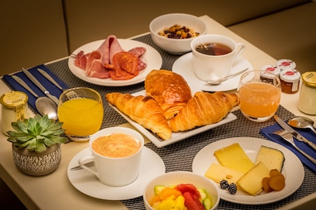 Hotel Le Tourville by Inwood Hotels - Image 8