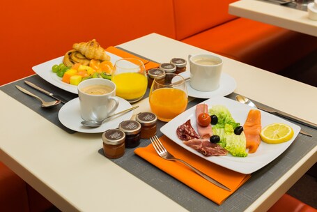 Hotel Le Tourville by Inwood Hotels - Image 24
