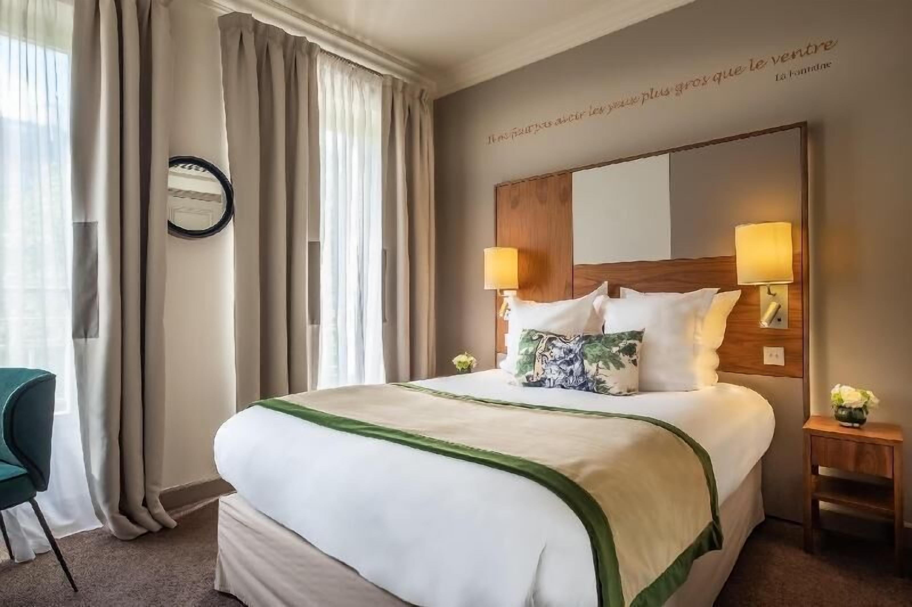 Premium bedding, in-room safe, desk, blackout curtains