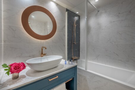 Hotel Le Tourville by Inwood Hotels - Image 32