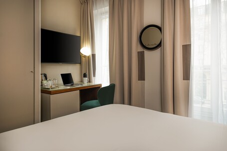 Hotel Le Tourville by Inwood Hotels - Image 76